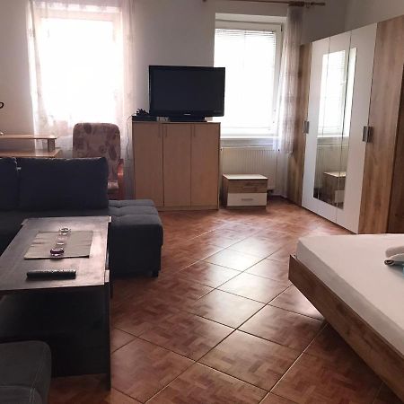 Dvacitka Apartman Ceske Budejovice Kültér fotó