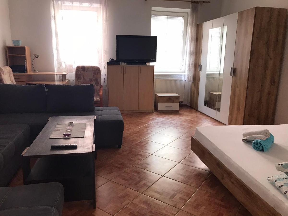 Dvacitka Apartman Ceske Budejovice Kültér fotó