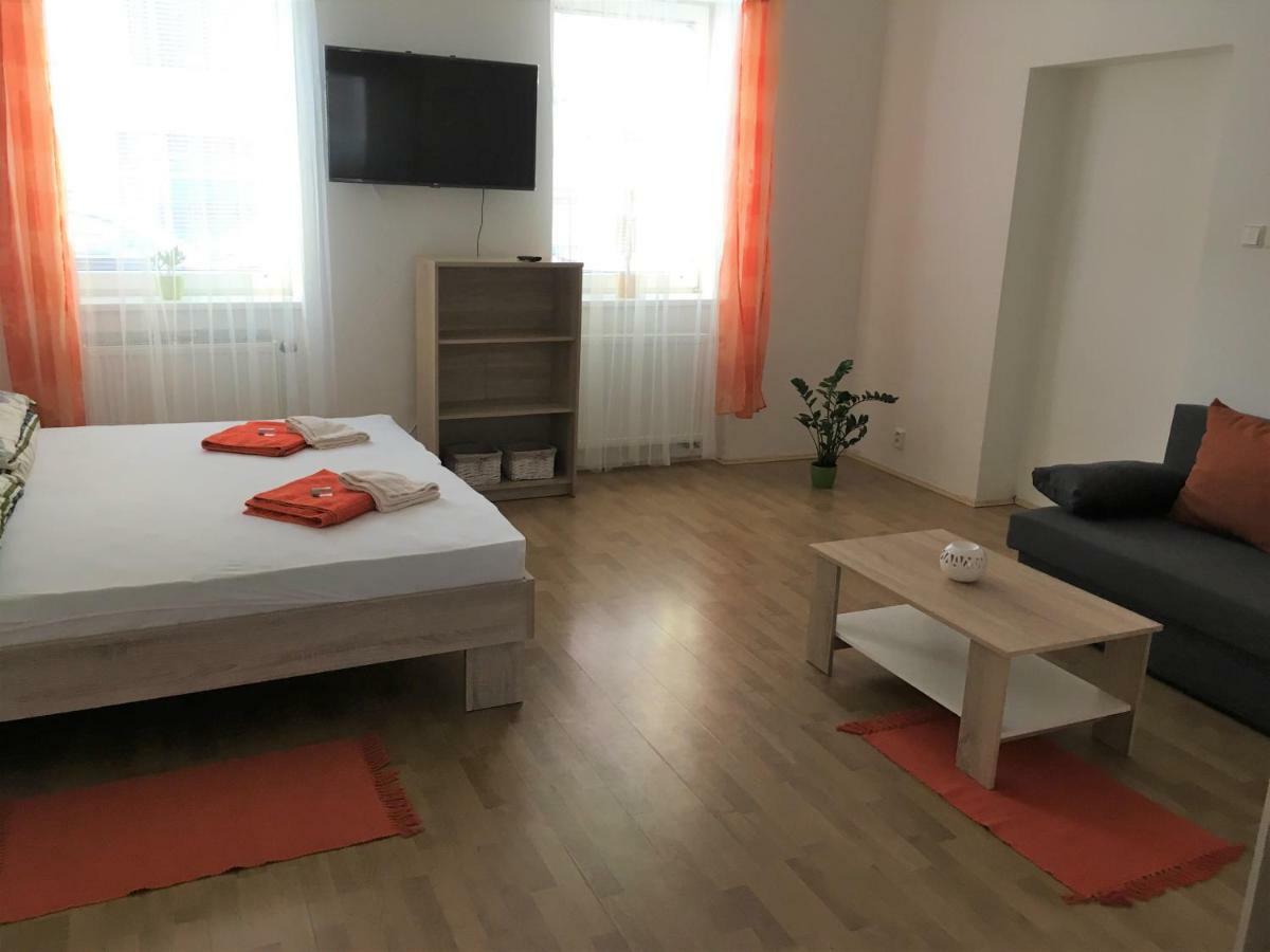 Dvacitka Apartman Ceske Budejovice Kültér fotó
